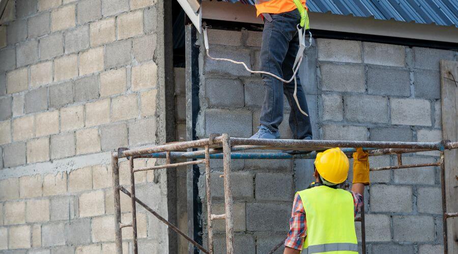 Professional gutter cleaning in Packwood, WA